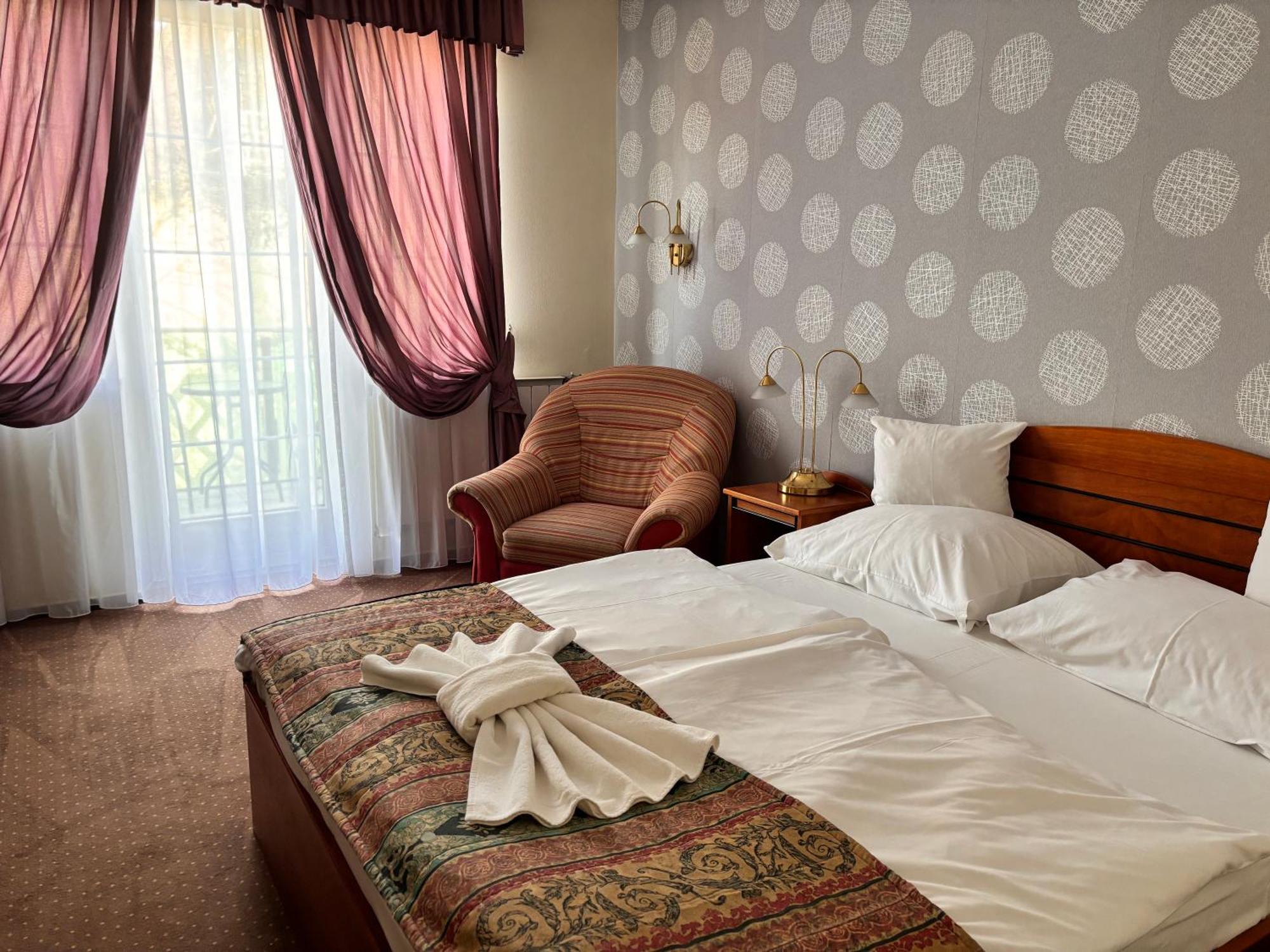 Hotel Erzsebet Hévíz Екстериор снимка