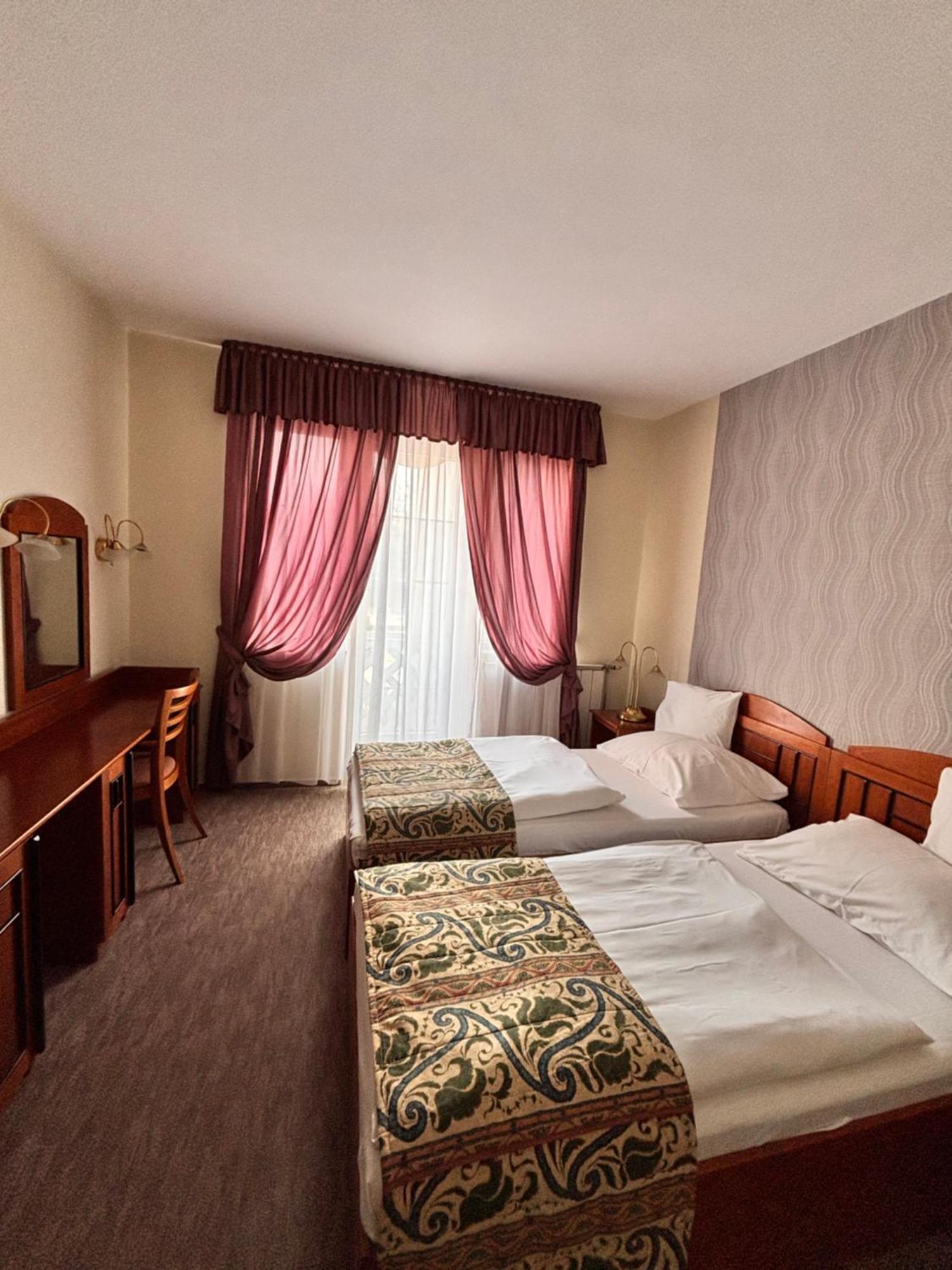 Hotel Erzsebet Hévíz Екстериор снимка